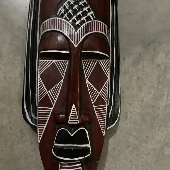 Wooden mask - Picture 2 of 5